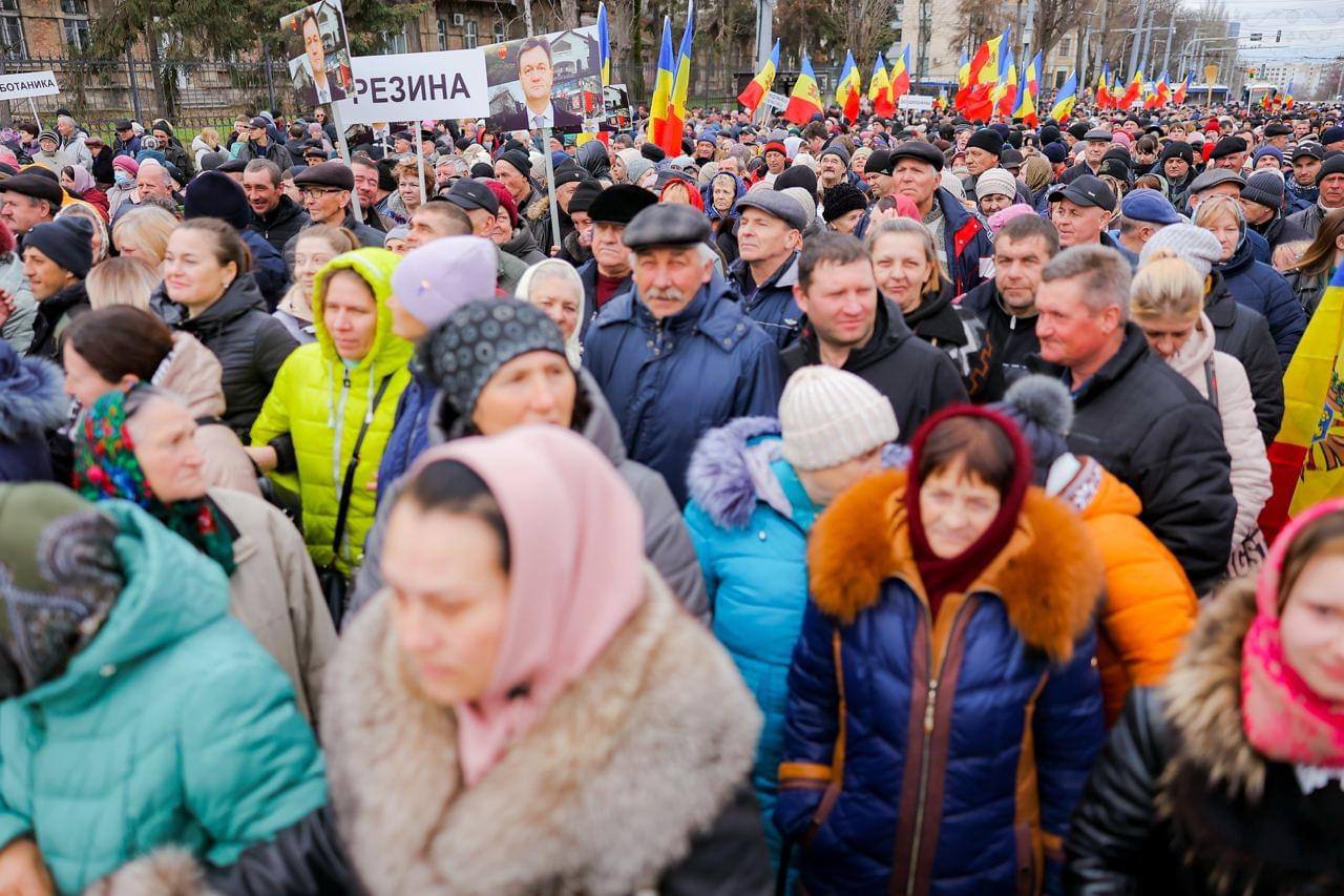 Молдова 2023. Митинг в Кишиневе. Митинг фото. Митинг за мир. Кишинев акция протеста.