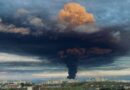 (ВИДЕО) В Севастополе после атаки беспилотника горит топливный резервуар